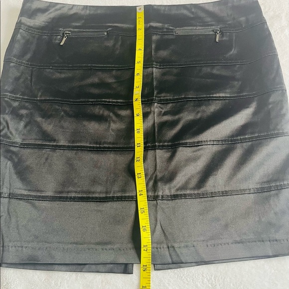 Costa Blanca size 8 black skirt with slit in back - Picture 6 of 6